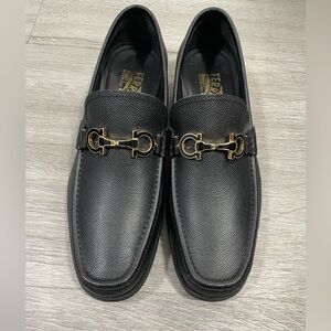 Ferragamo Chris Reversible Buckle Loafers Size 8 EEE
